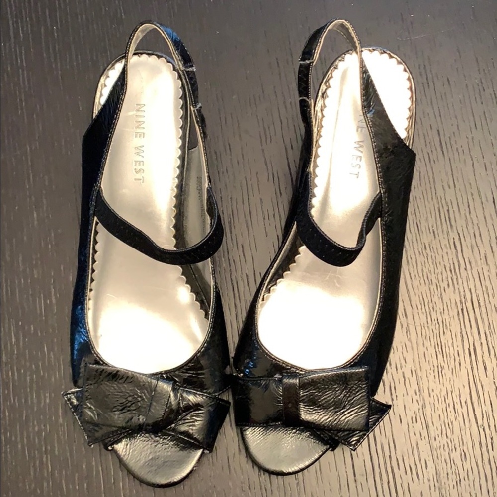 Girls patent wedge dress shoe Sz 4.5